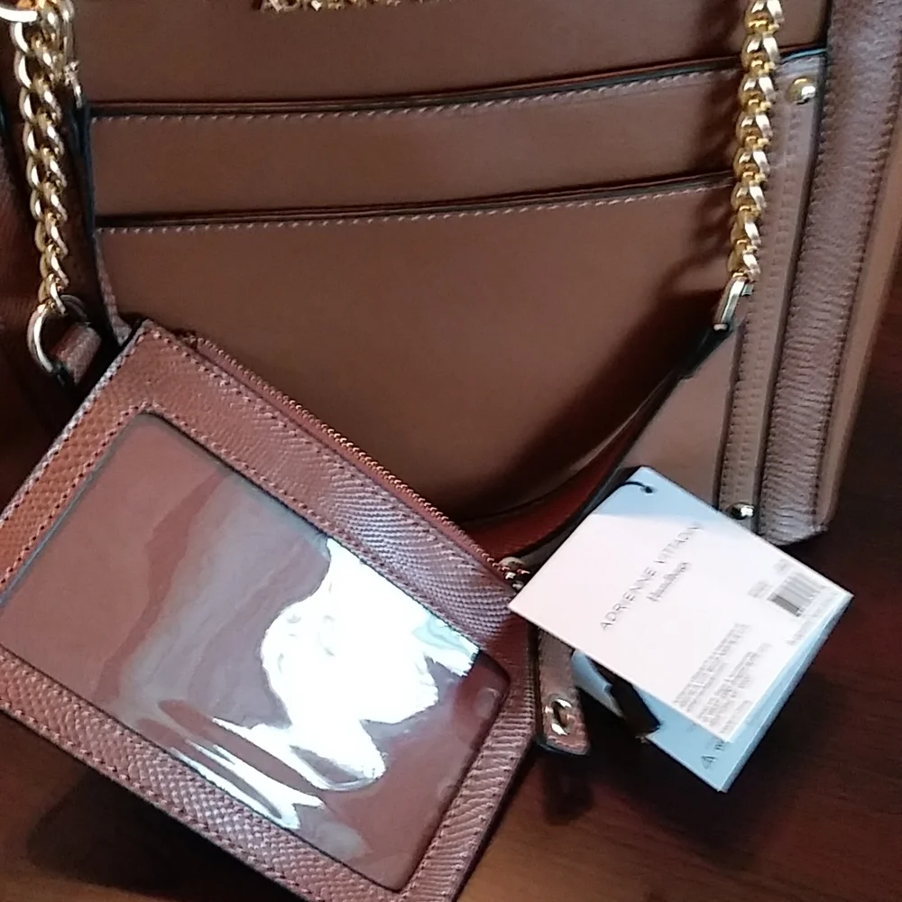 Ladies Handbag - Picture 5 of 10